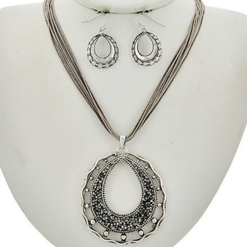 Burnished Silver Tone Necklace Set - Picture 3 of 5